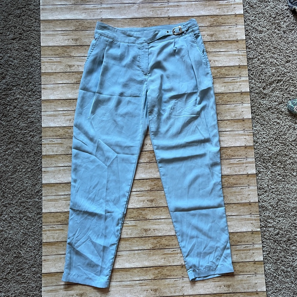 Grifflin Paris size small women’s pants.